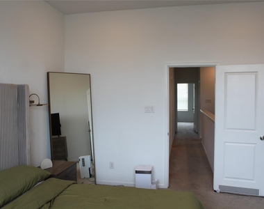 4203 Champlain Way - Photo Thumbnail 18
