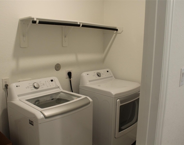 4203 Champlain Way - Photo Thumbnail 25