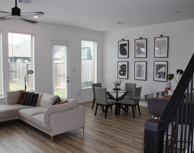 4203 Champlain Way - Photo Thumbnail 7