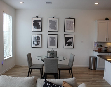4203 Champlain Way - Photo Thumbnail 13