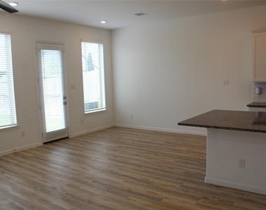 4203 Champlain Way - Photo Thumbnail 14