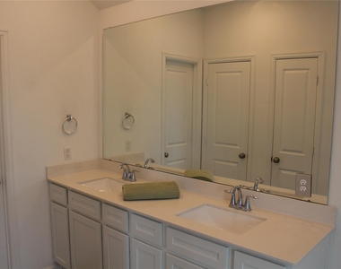 4203 Champlain Way - Photo Thumbnail 22