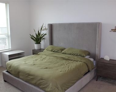 4203 Champlain Way - Photo Thumbnail 17