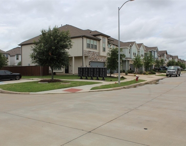 4203 Champlain Way - Photo Thumbnail 27