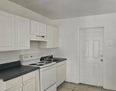 1147 32nd Street S - Photo Thumbnail 2