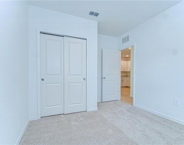 13341 Tropical Breeze Way - Photo Thumbnail 8