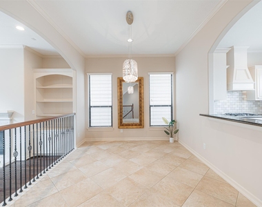 11207 Tramonto Drive - Photo Thumbnail 14