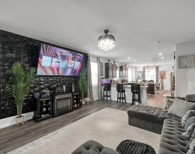 3555 Cannon Drive - Photo Thumbnail 8