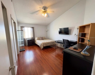 1015 Ocala Woods Lane - Photo Thumbnail 4