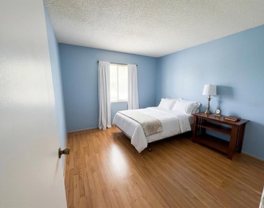 1015 Ocala Woods Lane - Photo Thumbnail 6
