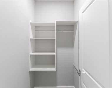 946 Flanders Street - Photo Thumbnail 18