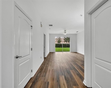 2628 Balforn Tower Way - Photo Thumbnail 4