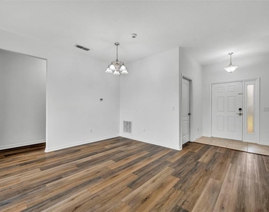 2628 Balforn Tower Way - Photo Thumbnail 8