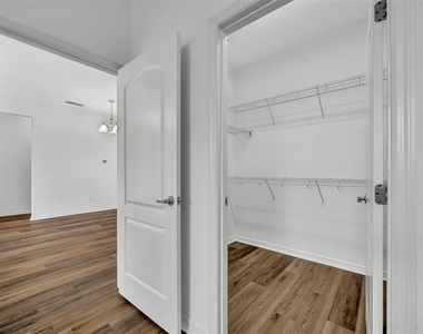 2628 Balforn Tower Way - Photo Thumbnail 21