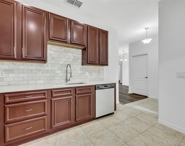 2628 Balforn Tower Way - Photo Thumbnail 16