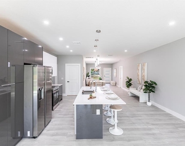 247 Heather Street - Photo Thumbnail 8