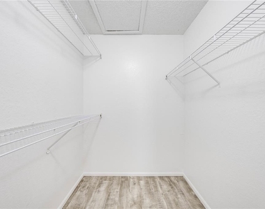 2210 Yankee Place - Photo Thumbnail 11