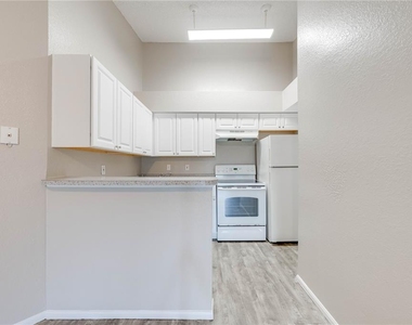 2210 Yankee Place - Photo Thumbnail 5