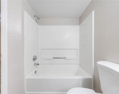 2210 Yankee Place - Photo Thumbnail 13