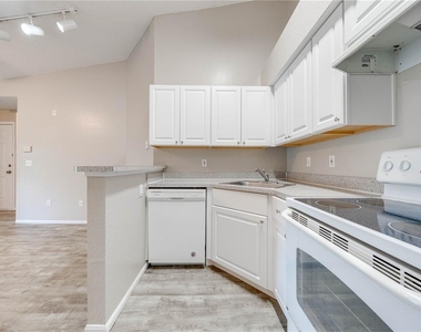 2210 Yankee Place - Photo Thumbnail 2