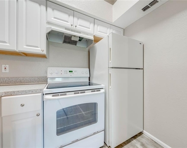 2210 Yankee Place - Photo Thumbnail 3