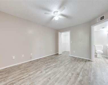 2210 Yankee Place - Photo Thumbnail 10