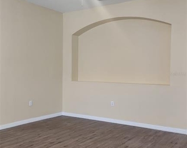 7129 Red Lantern Drive - Photo Thumbnail 8