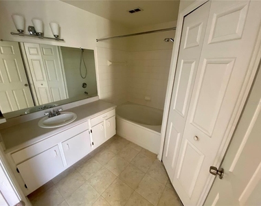 13028 Plantation Park Circle - Photo Thumbnail 20