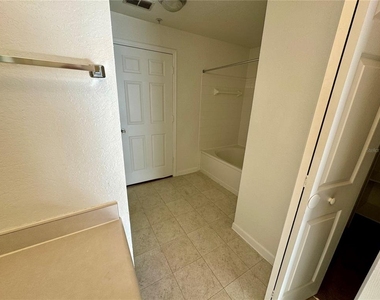 13028 Plantation Park Circle - Photo Thumbnail 13
