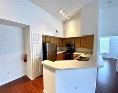 13028 Plantation Park Circle - Photo Thumbnail 6