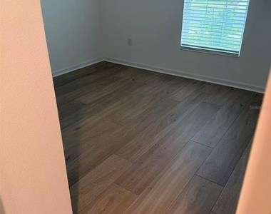 9347 Revere Avenue - Photo Thumbnail 11