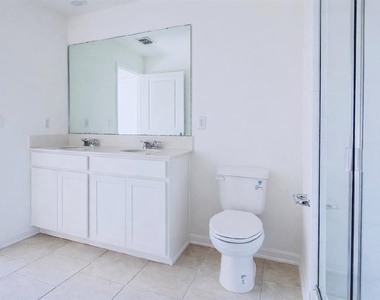 9347 Revere Avenue - Photo Thumbnail 12