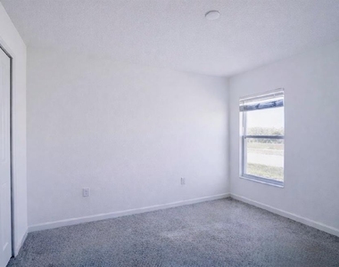 9347 Revere Avenue - Photo Thumbnail 10