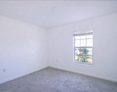 9347 Revere Avenue - Photo Thumbnail 13