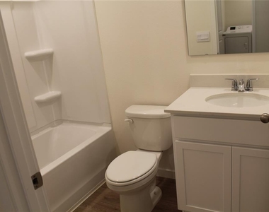 588 Preston Cove Drive - Photo Thumbnail 6