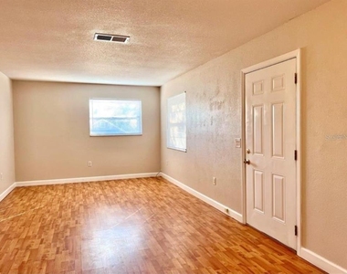 209 Avenue B Se - Photo Thumbnail 5