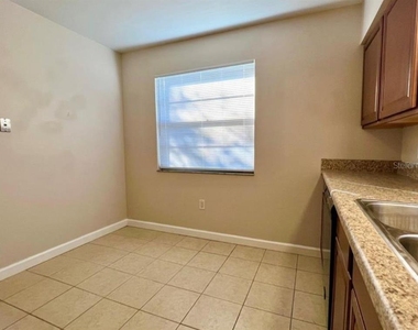 209 Avenue B Se - Photo Thumbnail 9