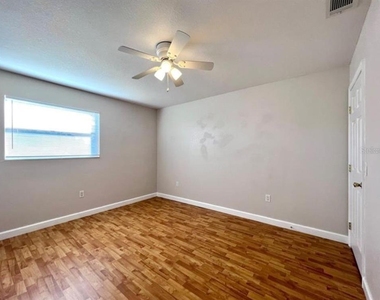 209 Avenue B Se - Photo Thumbnail 12