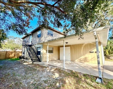 209 Avenue B Se - Photo Thumbnail 2