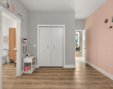 8050 Rural Retreat Court - Photo Thumbnail 18