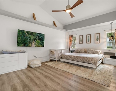 8050 Rural Retreat Court - Photo Thumbnail 12