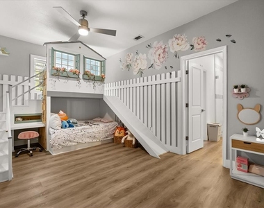 8050 Rural Retreat Court - Photo Thumbnail 17