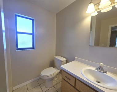 1423 Montana Avenue - Photo Thumbnail 15