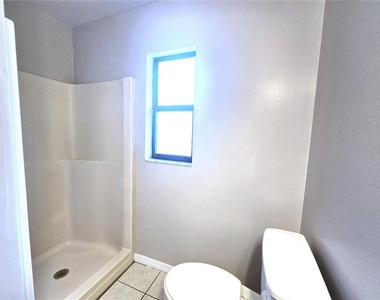 1423 Montana Avenue - Photo Thumbnail 16