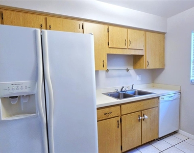 1423 Montana Avenue - Photo Thumbnail 5