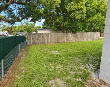 1423 Montana Avenue - Photo Thumbnail 36