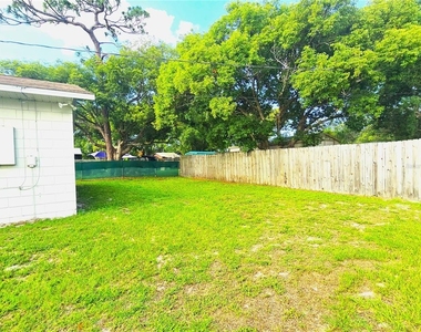 1423 Montana Avenue - Photo Thumbnail 31