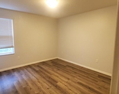 284 Gardner Lane - Photo Thumbnail 10