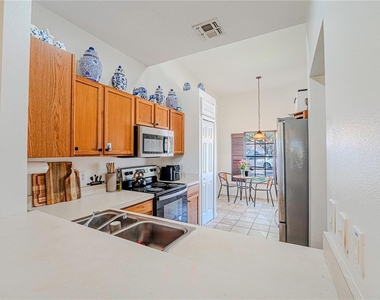 1236 N Fairway Drive - Photo Thumbnail 8