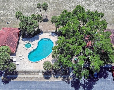 1236 N Fairway Drive - Photo Thumbnail 10